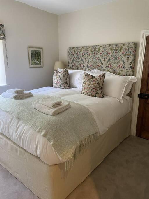 Holly Cottage, 2, Northbrook Park, Farnham-Up To 6 Adults Farnham (Surrey) Exterior foto