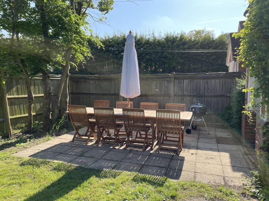 Holly Cottage, 2, Northbrook Park, Farnham-Up To 6 Adults Farnham (Surrey) Exterior foto
